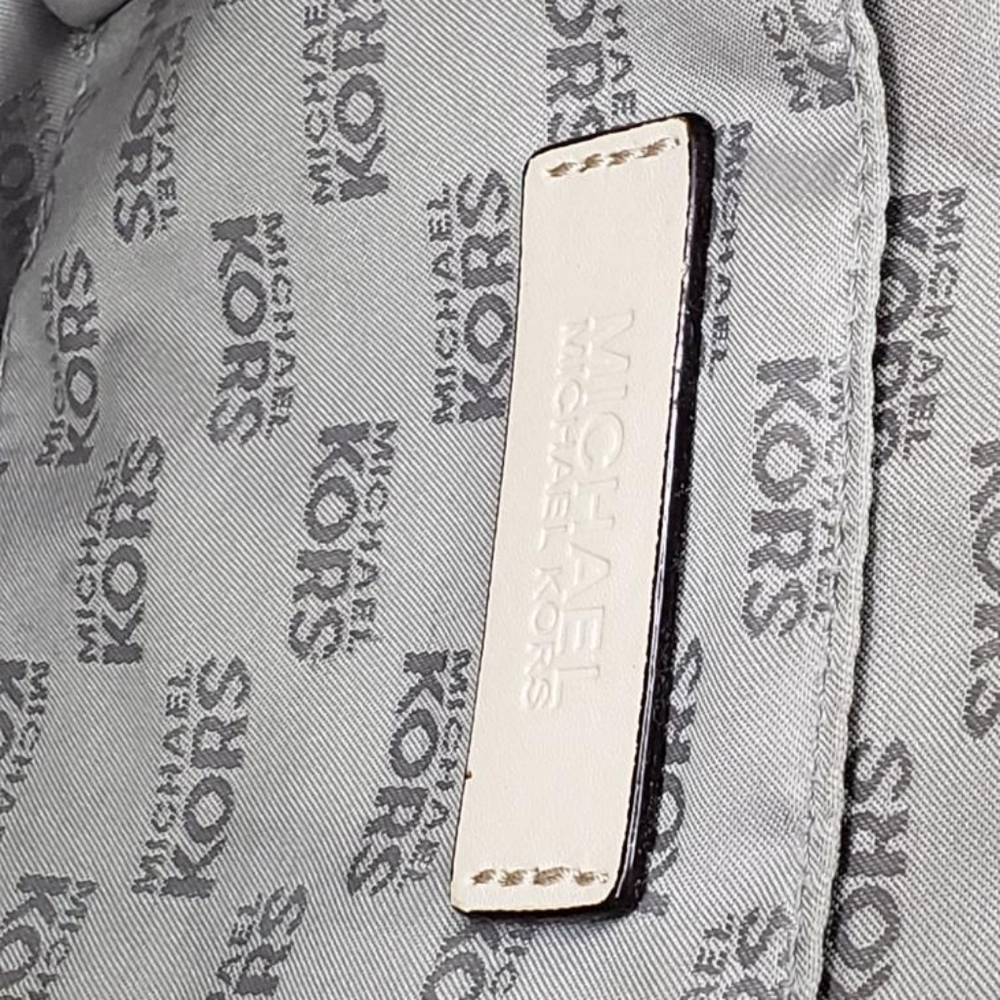 MICHAEL KORS Metallic Pewter Mirror Logo PVC & Leather North South Jet Set Tote - Picture 16 of 16